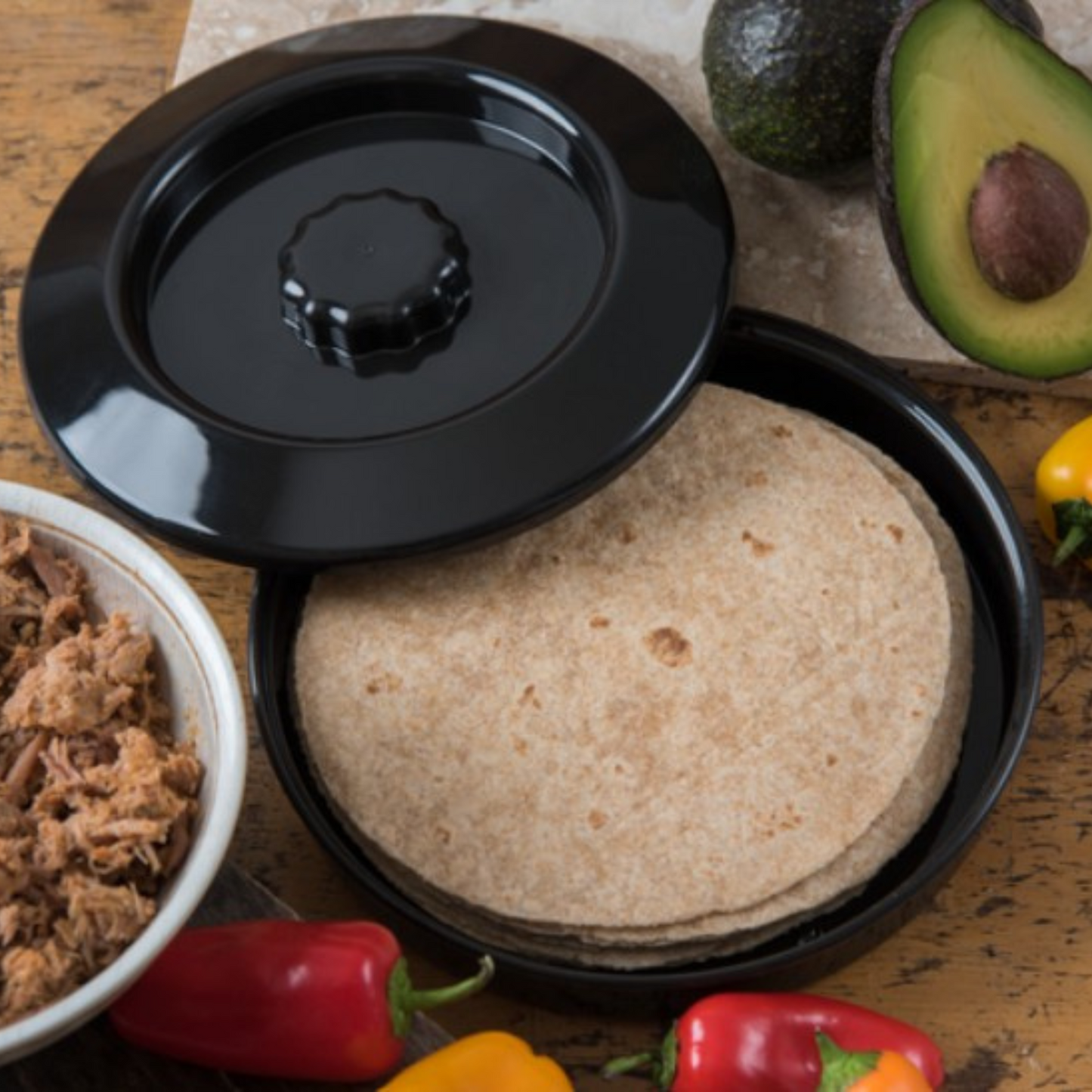 Carlisle Tortilla Server W/Lid, 7-1/2" Black Polypropylene - 0475-03