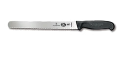 Cortador de trinchar Victorinox Swiss Army con borde ondulado y mango de fibra de 10" - 5.4233.25-X3