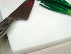 Tabla de cortar Interstate Plastics de polietileno blanco de 8-3/4" x 72" x 1/2" - INPLCB8X72