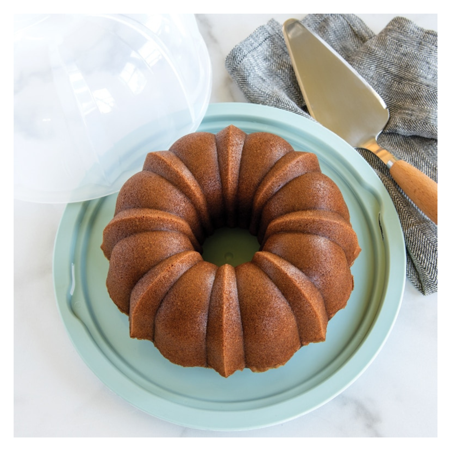 Nordic Ware Deluxe Bundt Keeper Translucent Cake Carrier - 50022